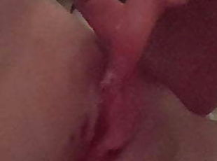 clitoris, masturbare-masturbation, pasarica, uda, bruneta
