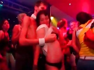 fiesta, amateur, babes, hardcore, sexo-en-grupo, mujer-vestida-hombre-desnudo, cachonda, club