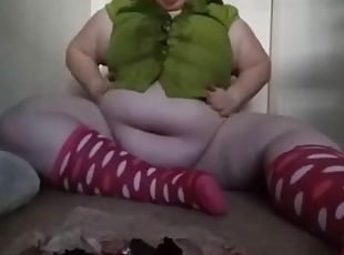 Homemade solo clip with an obese short-haired woman