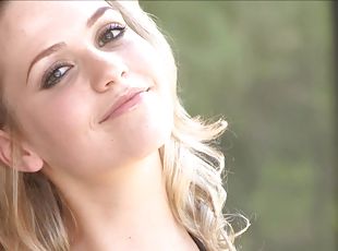Glorious Jessica Masturbates Outdoors In A Solo Model Video