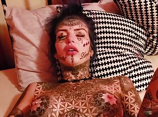 Inked up beauty Amber Luke craves a big cock