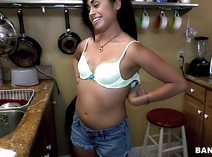 gros-nichons, femme-de-ménage, amateur, latina, point-de-vue, naturel, seins, soutien-gorge