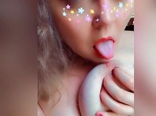 SnapHoe Maggie Monroe Toys Her Creamy Pussy Until She Cums Hard (vi...