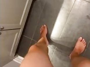 Teen jerking off feet