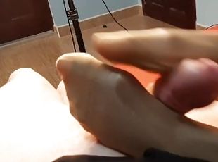 amateur, babes, ejaculation-sur-le-corps, interracial, ados, branlette, pieds, branlette-avec-les-pieds, en-nylon