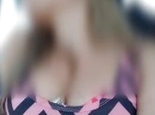 masturbación, orgasmo, público, coño-pussy, amateur, madurita-caliente, coche, sexo-con-ropa