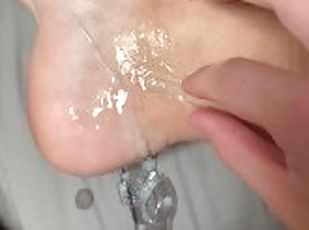 Barely legal boy jerks off and bursts his thick load on his food (H...