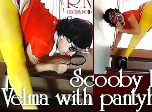 Velma looking for traces of a crime SCOOBY DOO! Scooby Doo where ar...