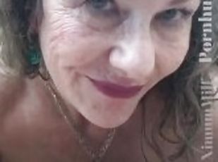 en-plein-air, femme, mature, granny, milf, maison, fellation-profonde, ejaculation-interne, doigtage, salope