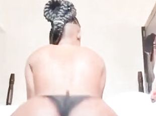 A ebony Bubble butt ready for a nice fuck ????