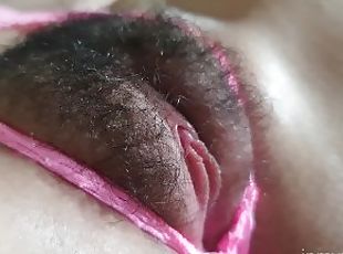 clitoris-bagian-atas-vagina-paling-sensitif, gemuk-fat, berambut, mastubasi, orgasme, vagina-pussy, mainan, wanita-gemuk-yang-cantik, fetish-benda-yang-dapat-meningkatkan-gairah-sex, lekukan-vagina-tampak-dari-pakaian-ketatnya
