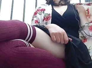 gros-nichons, masturbation, orgasme, public, amateur, sale, solo, brunette, réalité