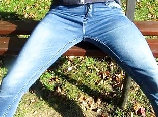 pisser, public, amateur, fétiche, solo, jeans, réalité