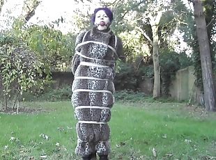 en-plein-air, amateur, milf, bdsm, fétiche, bâillonnement, bondage