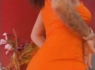 Dina sexy twerks her ass for her college friends