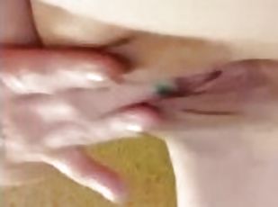 masturbation, chatte-pussy, babes, milf, blonde, solo, réalité, tatouage, petits-seins, taquinerie