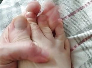 I Bet You Wanna See These Feet! PAWG Foot Fetish All Natural Toes B...