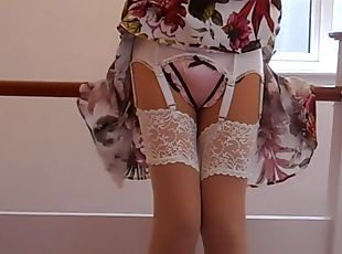 amateur, cam, voyeur, jupe-en-l’air, bas, culotte, lingerie, solo, blanc, talons-hauts