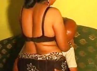 Indian Mature Woman Gets Fucked in a Homemade Sex Tape