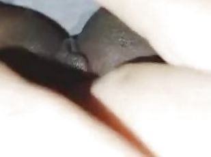 Putita mexicana se masturba delicioso,  tiene su vagina humeda
