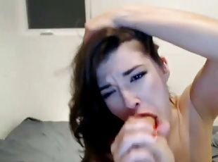 Sexy stoni ray loves to play her pussy
