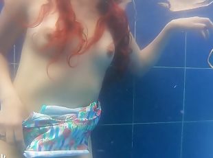 Amputee Touches Herself In The Pool