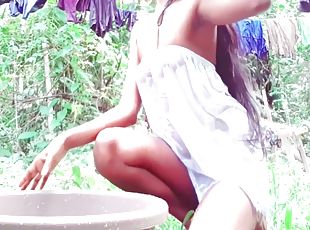 Sri Lankan Collage Girl Outdoor Bathing And Pussy Squirt