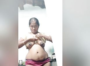 Exclusive- Sexy Mallu Bhabhi Changing Cloths