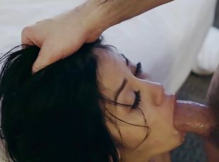 vulve-pelose, cazzi-enormi, gole-profonde, pov, sperma-sulla-faccia, brunette