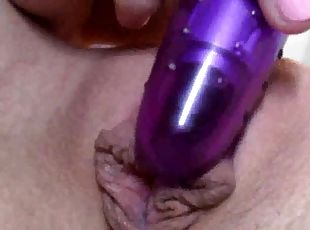 Horny Hot Babe Enjoys Masturbating On Cam