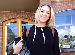 Brooke Wylde shows up in California for a hot casting call fuck wit...