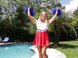 ung-18, cheerleder, perverst, britney, uniform