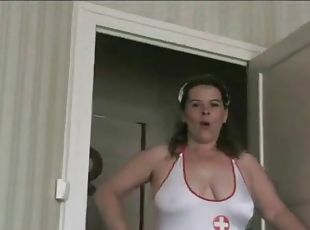 Iris - Krankenschwester Gesicht Sitzung german milf