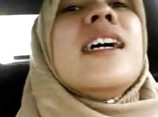 Indonesian muslim fuck in car