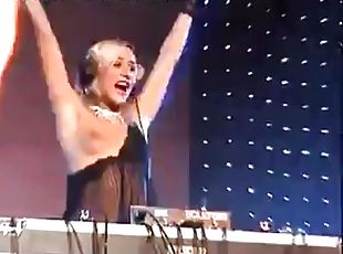 Sexy blonde djane Öffentlichkeit nackt dj-set a nice fantasy