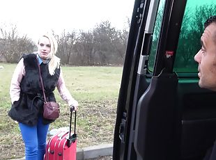 pillu-pussy, typykät, teini, kova-seksi, pari, auto, blondi, nussiminen, farkut, tosielämää