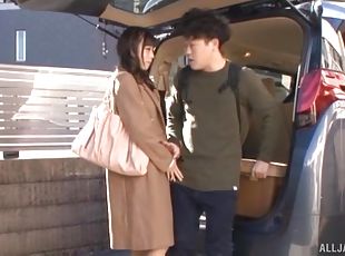 gros-nichons, énorme, babes, ejaculation-sur-le-corps, japonais, couple, voiture, seins