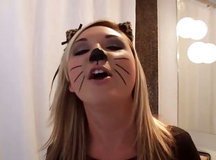Sizzling kitten wants to blow and bend over