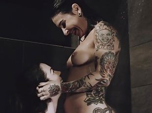 kylpy, masturbaatio, lesbo-lesbian, pornotähti, luonnollinen, suihku, tatuointi
