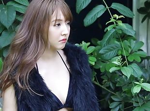 Interview with the hottest Japanese adult idol Mikami Yua