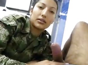 tentara, kantor, blowjob-seks-dengan-mengisap-penis, gambarvideo-porno-secara-eksplisit-dan-intens, latina, pasangan, sudut-pandang, pakaian-seragam, berambut-cokelat, militer