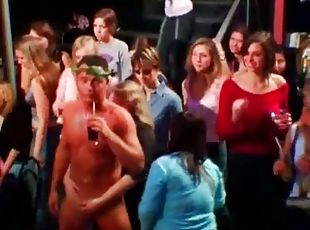pesta-liar, pesta, amatir, gambarvideo-porno-secara-eksplisit-dan-intens, seks-grup, melepas-semua-pakaian, wanita-berbusana-dengan-pria-telanjang, klub, realitas