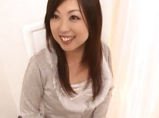 Sexy Yura Aikawa Blows A Cock In Her Office Clothes