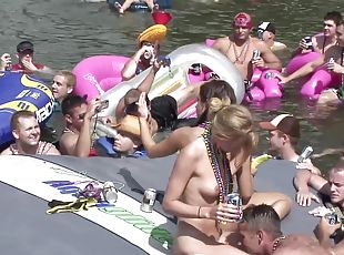 in-afara, petrecere, public, amatori, hardcore, sex-in-grup, bikini, yacht, realitate