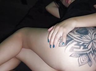 Teen influencer tatuada le gusta que la graben gozando rico (Video ...