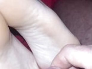 masturbation, amateur, ejaculation-sur-le-corps, énorme-bite, branlette, compilation, pieds, ejaculation, fétiche, branlette-avec-les-pieds