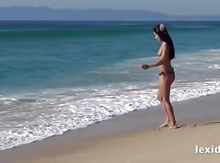 Fit body watch me have fun on the beach before i masturbate