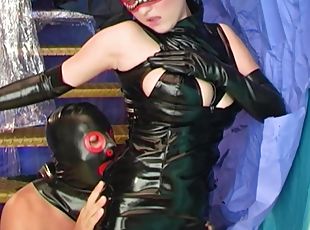 tettone, mammine-mature, tedesche, sadismo-e-masochismo, schiave, latex, dominazione-femminile