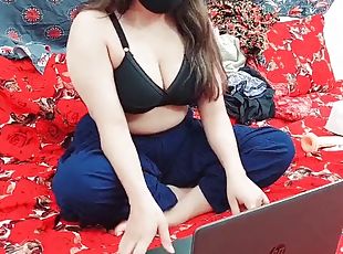Pakistani mom watching porn on laptop and masturbating with dildo i...