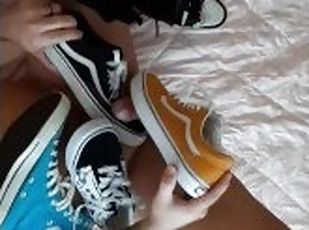 let the cum fly all over these hot Vans ????